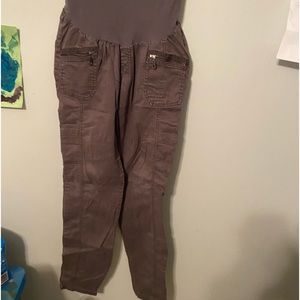 Motherhood cargo pants